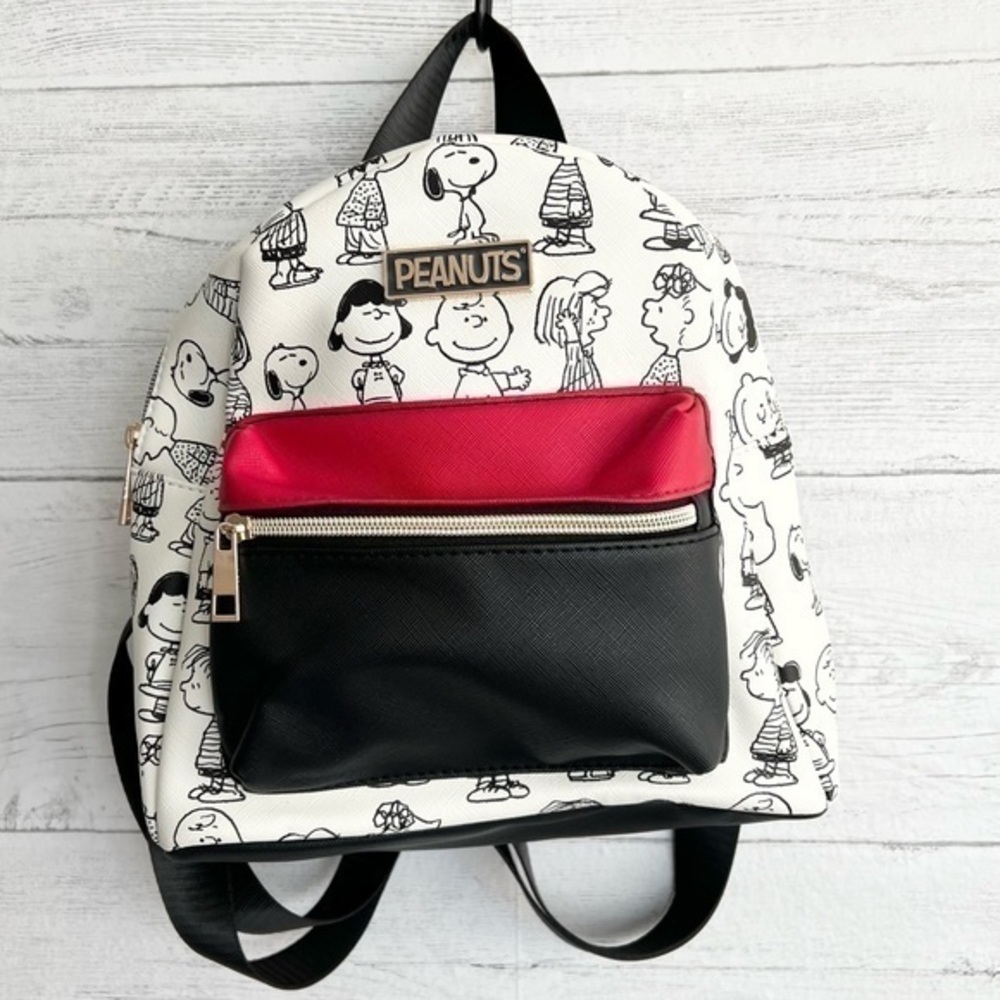 Bioworld Peanuts Mini Backpack